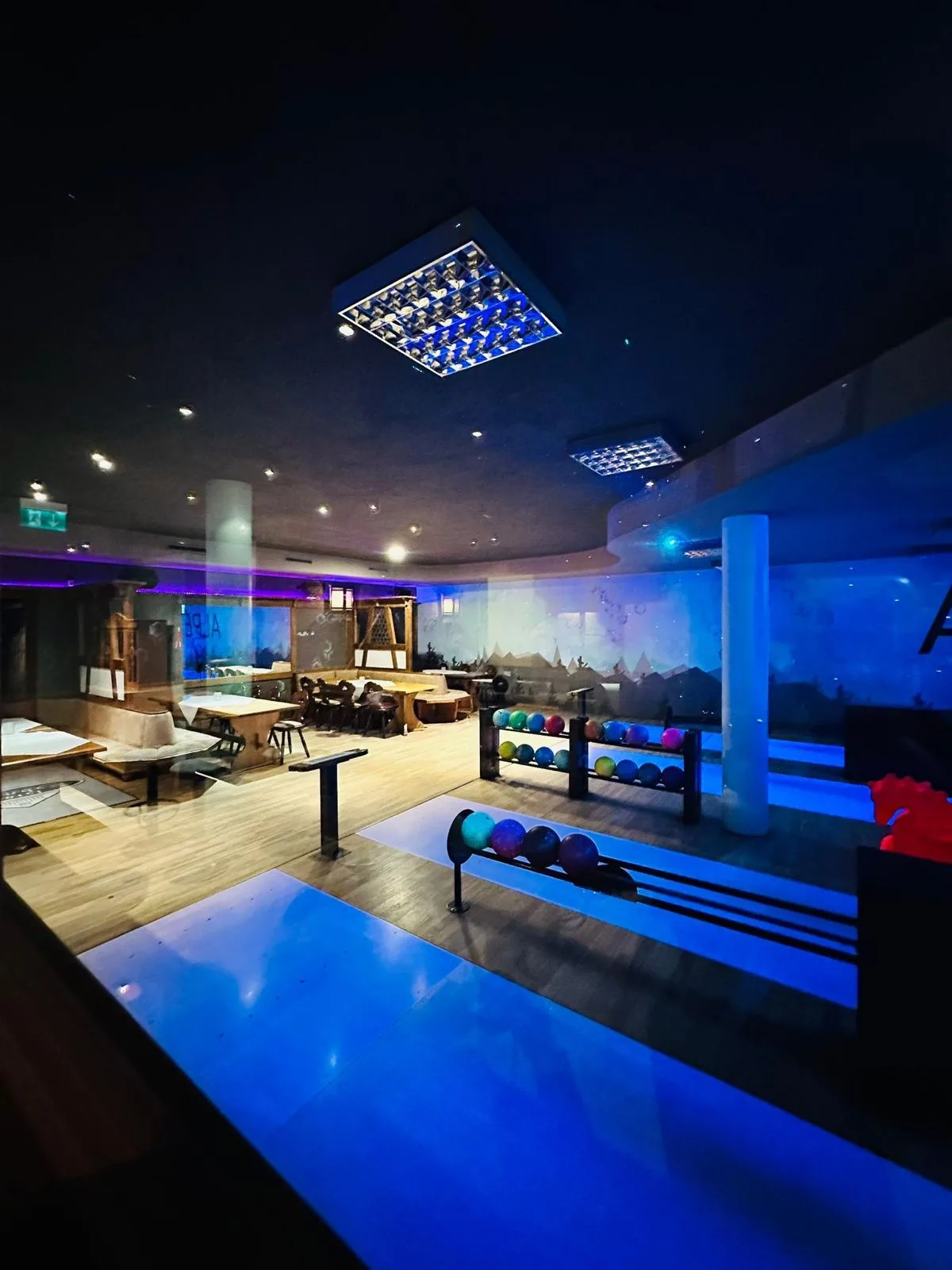 Bowling & Sky Bar