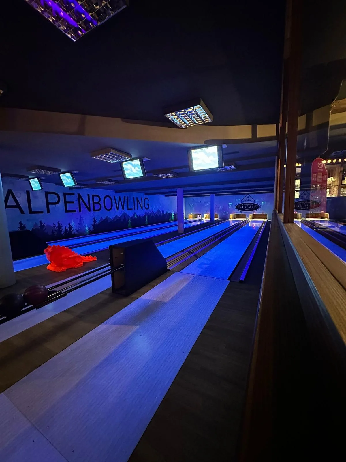 Bowling & Sky Bar